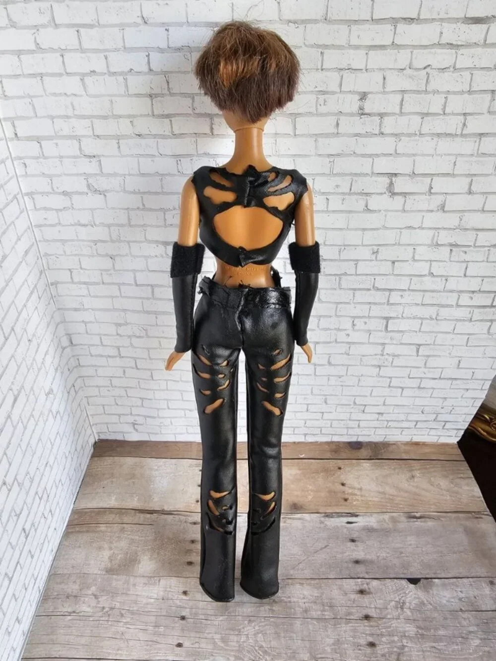 Mattel 2004 Halle Berry Barbie Catwoman Doll #B5838 DC Comics Movie Rare